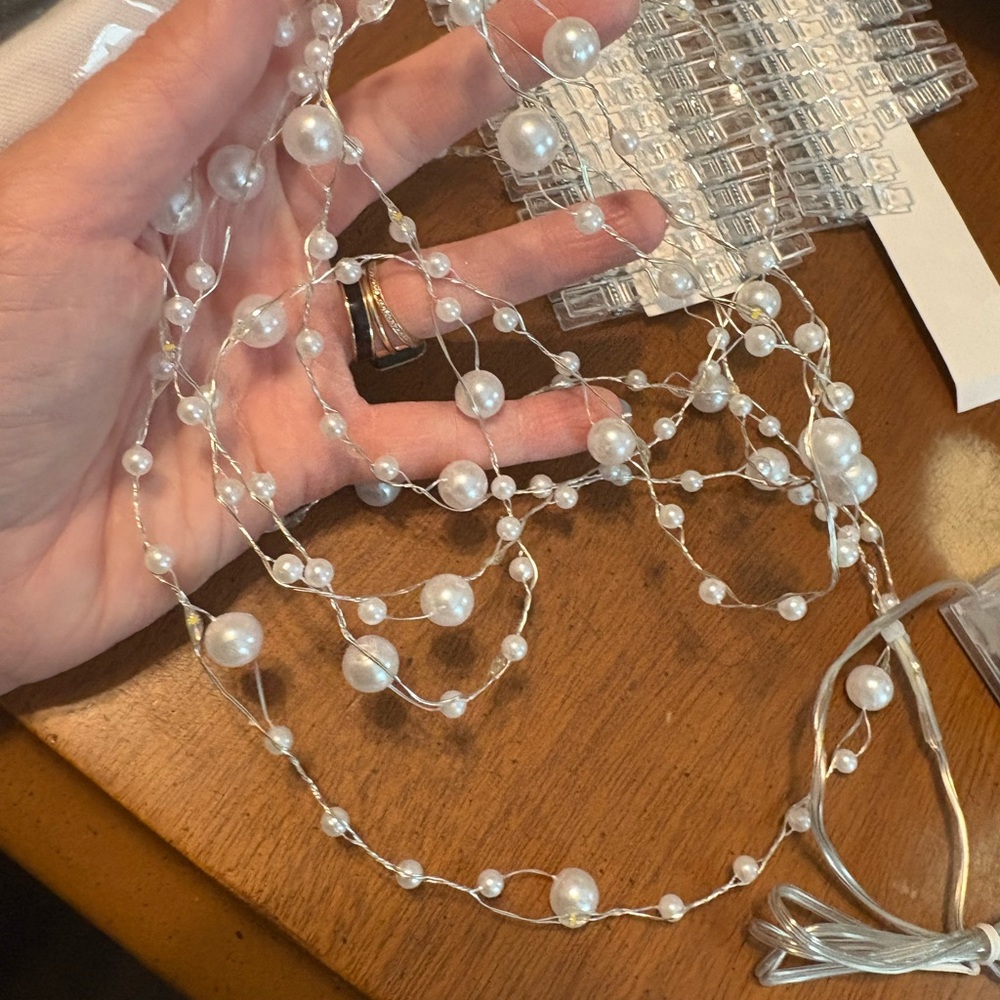 Battery-Powered String Lights with Pearls - Picture 4 of 5